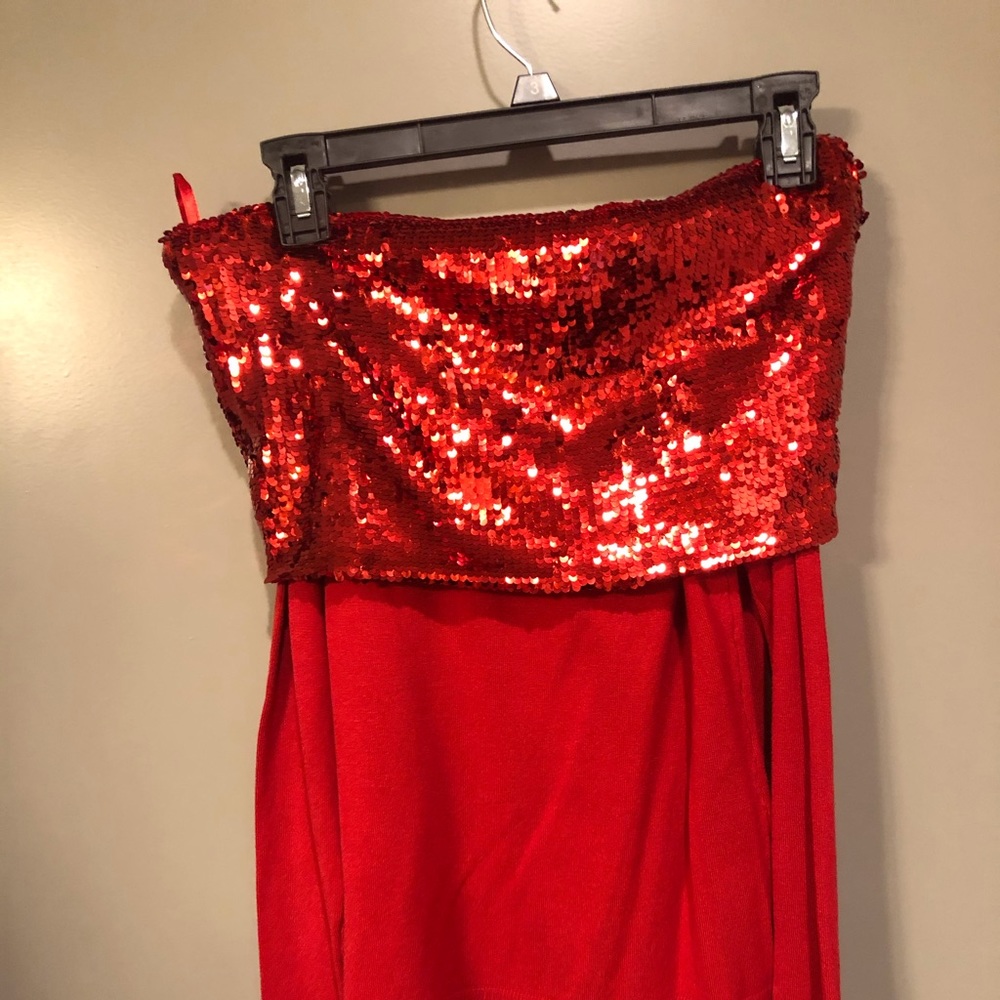 NWT NY &Company Off shoulder red sequin top XS